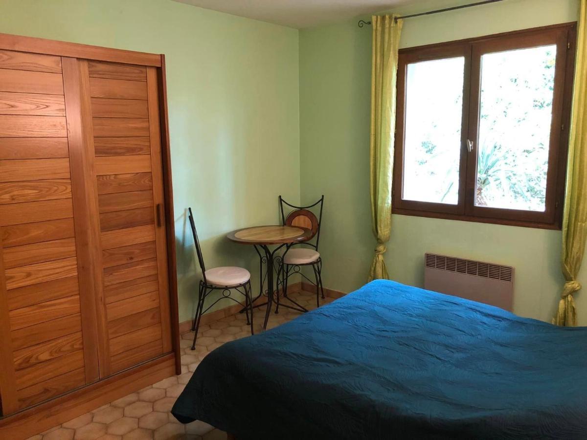 Hotel Les Persedes Lavilledieu  Εξωτερικό φωτογραφία