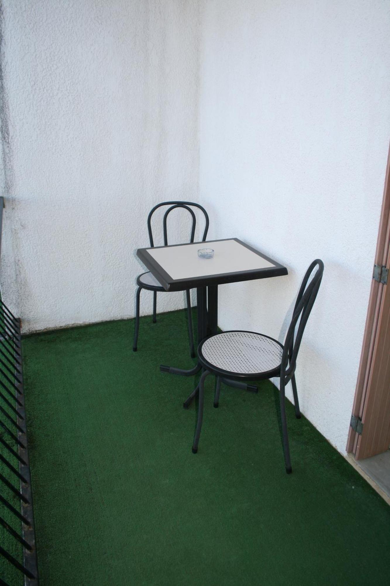 Hotel Les Persedes Lavilledieu  Εξωτερικό φωτογραφία