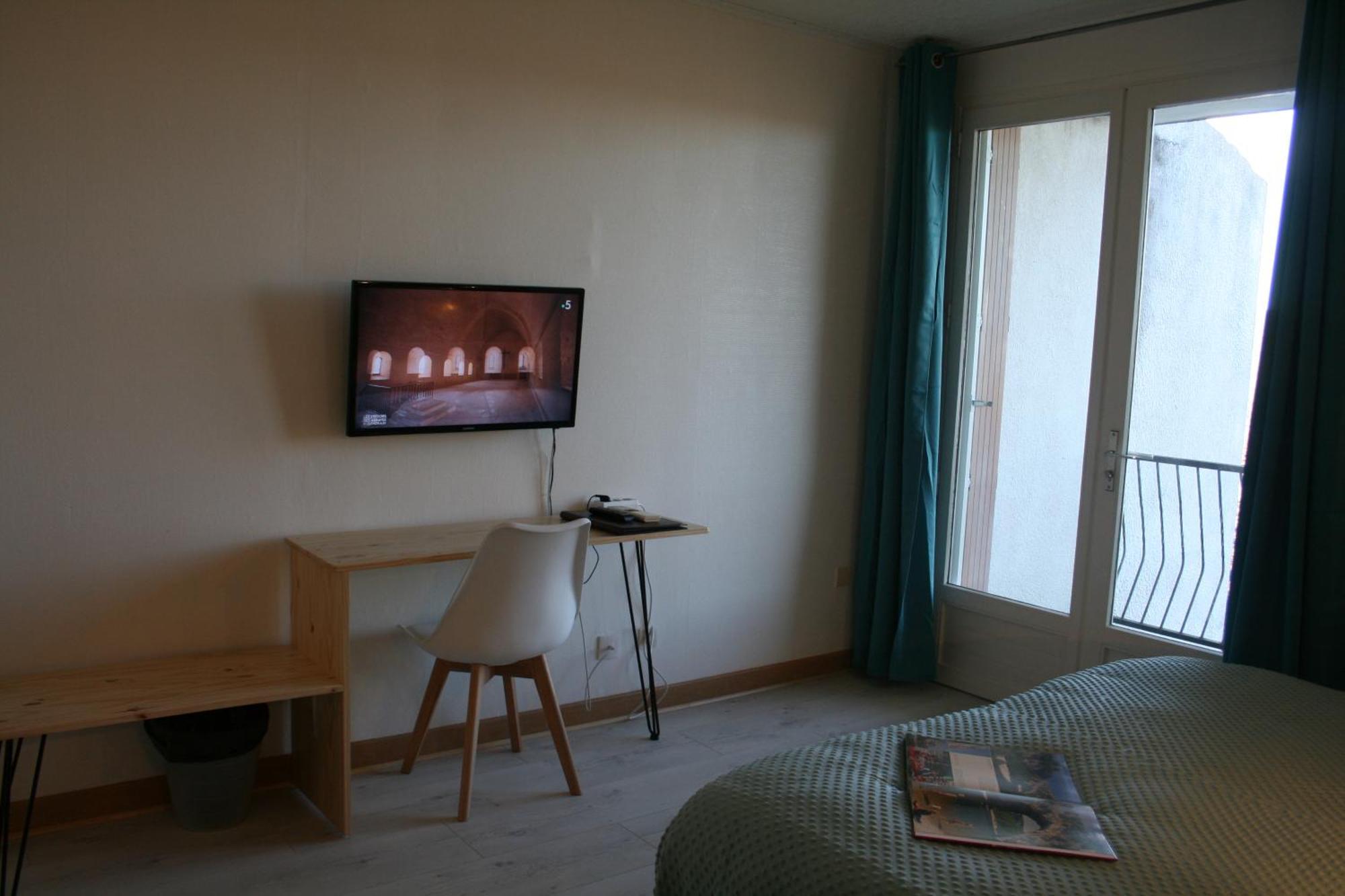 Hotel Les Persedes Lavilledieu  Εξωτερικό φωτογραφία
